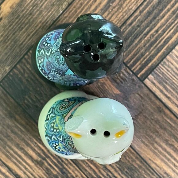 Vintage Black & White Kitty Cat Salt & Pepper Shakers – Mid-Century Charm - Picture 6 of 10